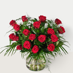 Rood Rozenboeket met groen - De bloemist van Albert Heijn